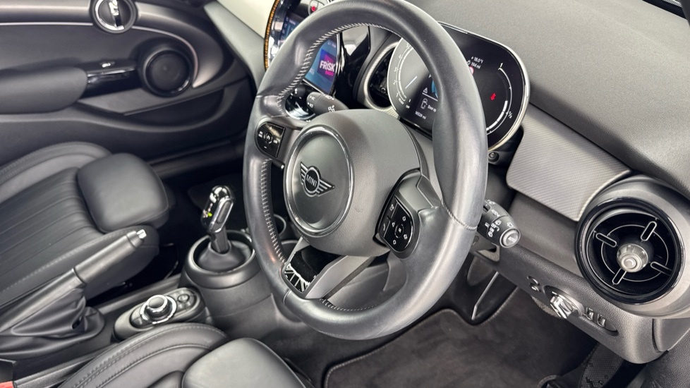 Mini Hatch Cooper Exclusive YC23ZYT Black #6