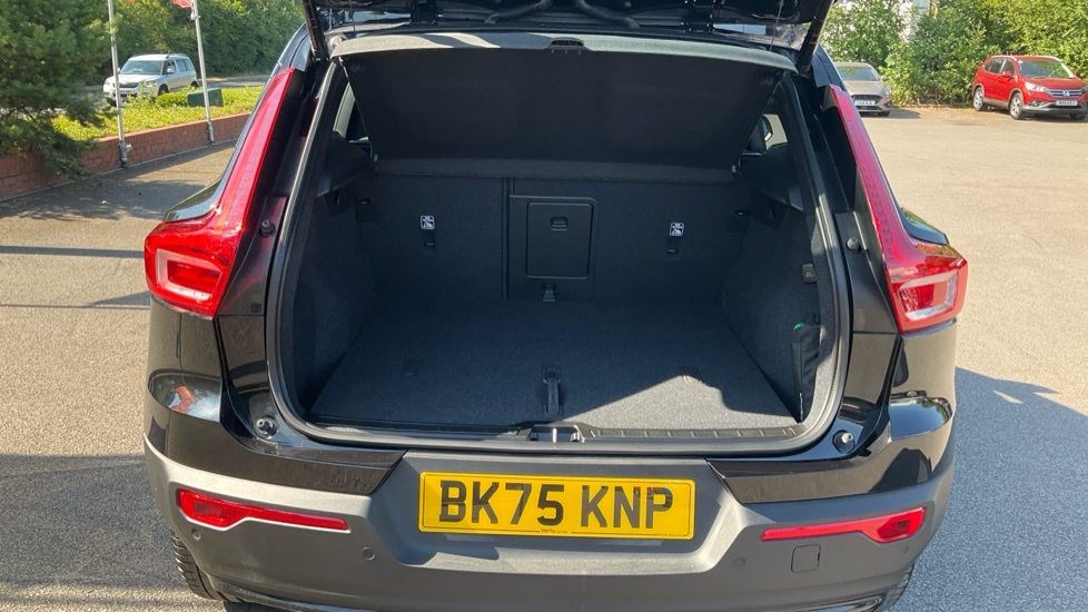 Volvo XC40 Plus Black Edition BK75KNP Black #4