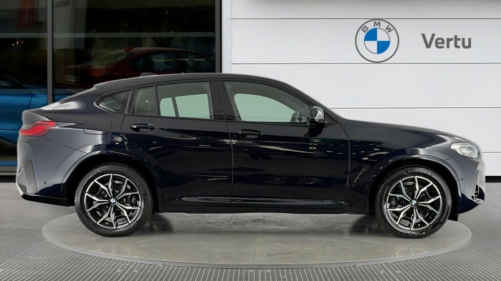 BMW X4 M M Sport Black #3