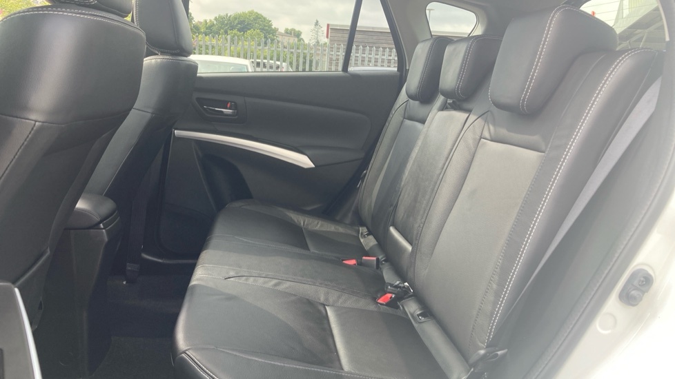 Suzuki SX4 S Cross Hatchback Silver #16