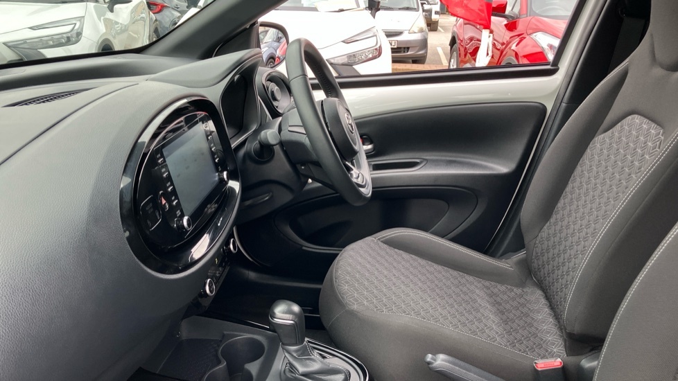 Toyota Aygo X Edge White #5