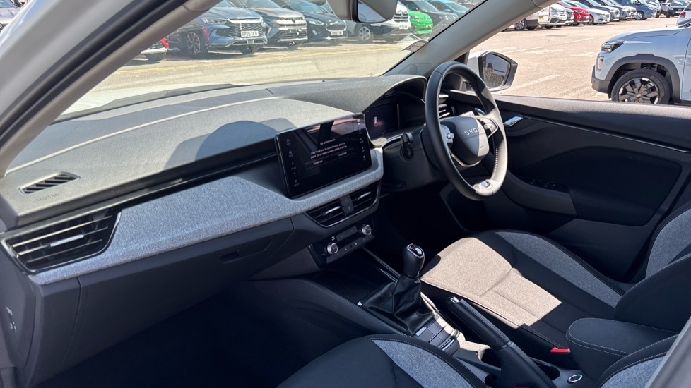 Skoda Kamiq Se Edition GD25AUU White #2