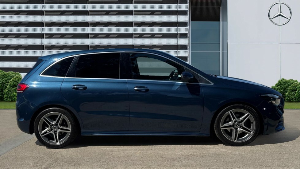 Mercedes-Benz B Class Amg Line Blue #5