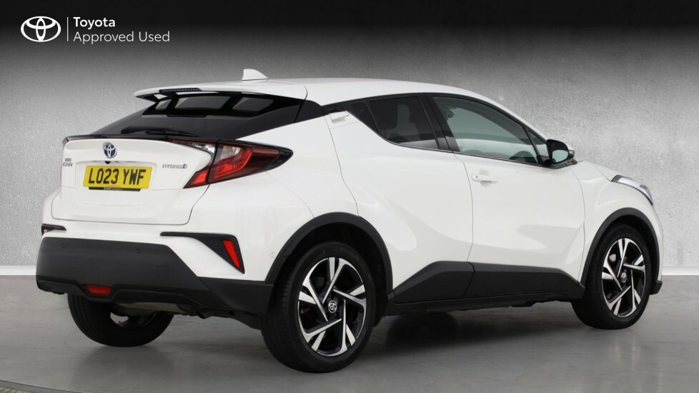 Toyota C-Hr Design LO23YWF White #2