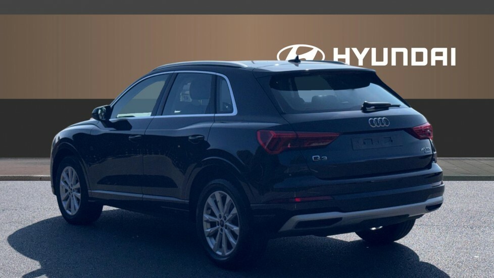 Audi Q3 Sport Black #2