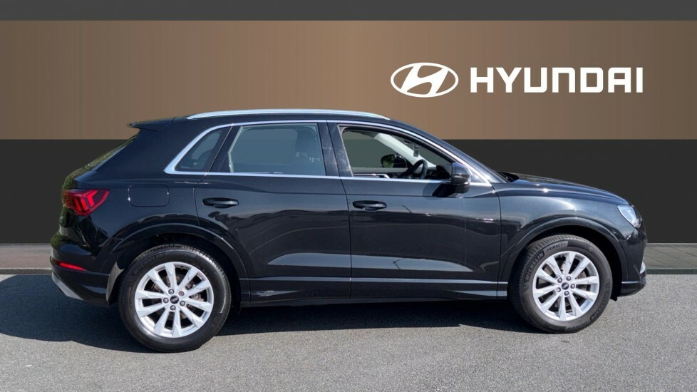 Audi Q3 Sport Black #5