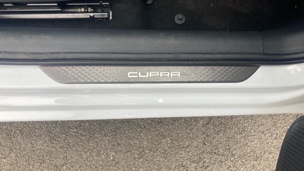 Cupra Leon 1.5 Etsi V2 Hatchback Hybrid Dsg Grey #38