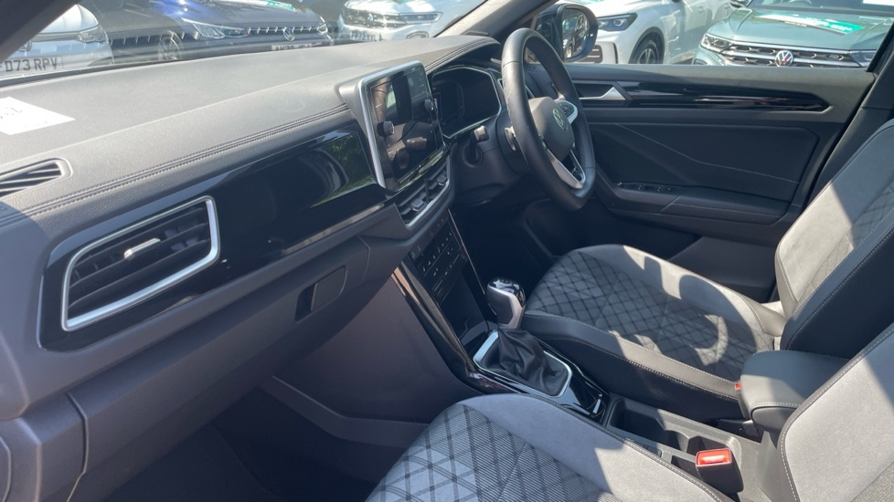 Volkswagen T-Roc R-line FH24KZC Black #2