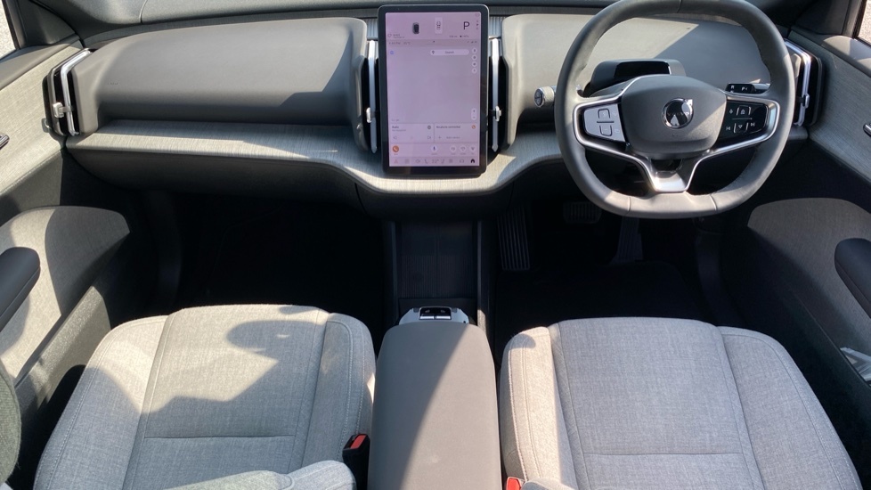 Volvo EX30 Ultra Black #5