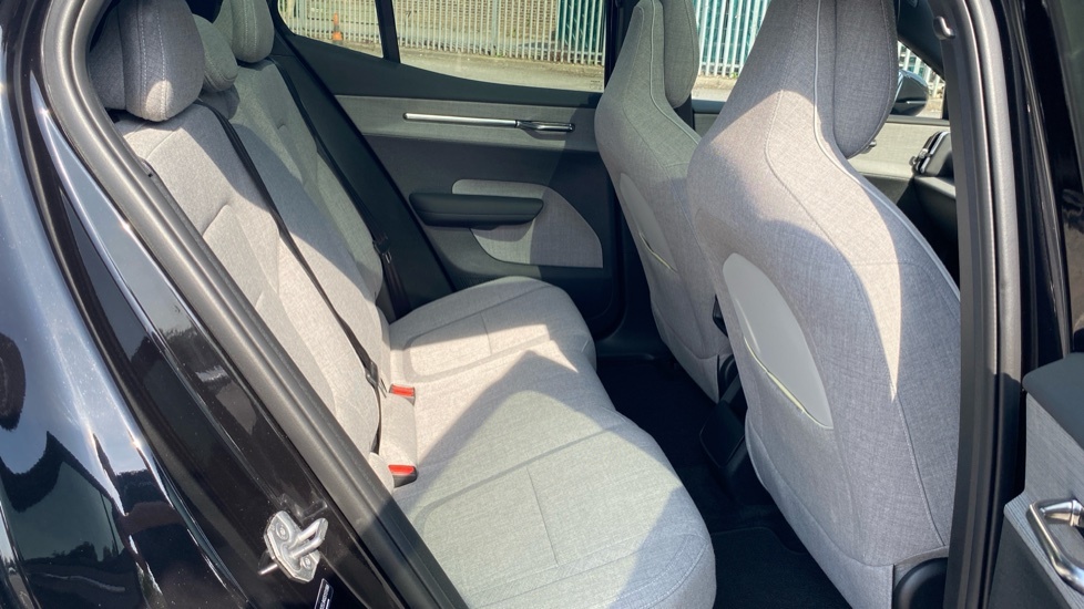 Volvo EX30 Ultra Black #6