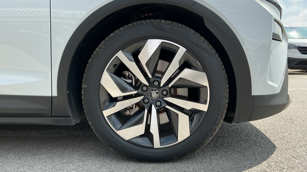 Skoda Elroq Sportline White #5