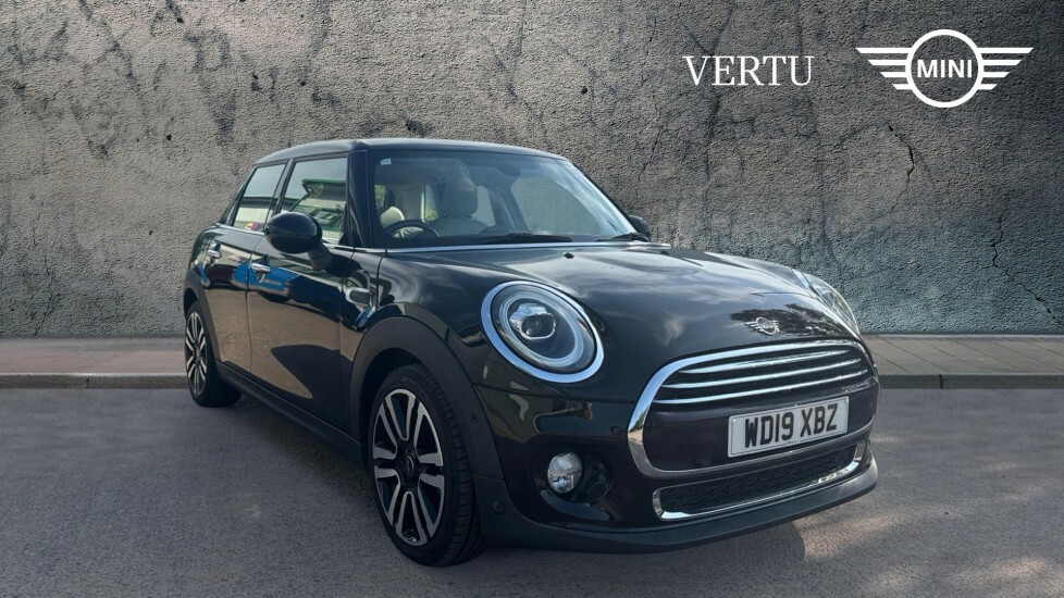 Mini Hatch Cooper Exclusive Black