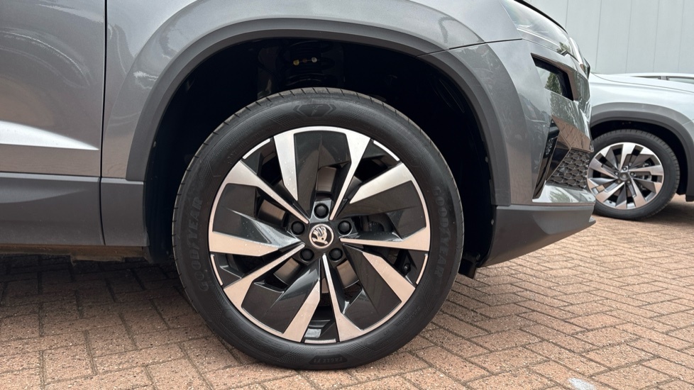 Skoda Karoq Se L FG24UAN Grey #5