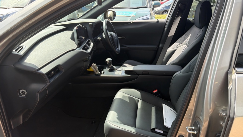 Lexus UX F-sport Design Silver #5