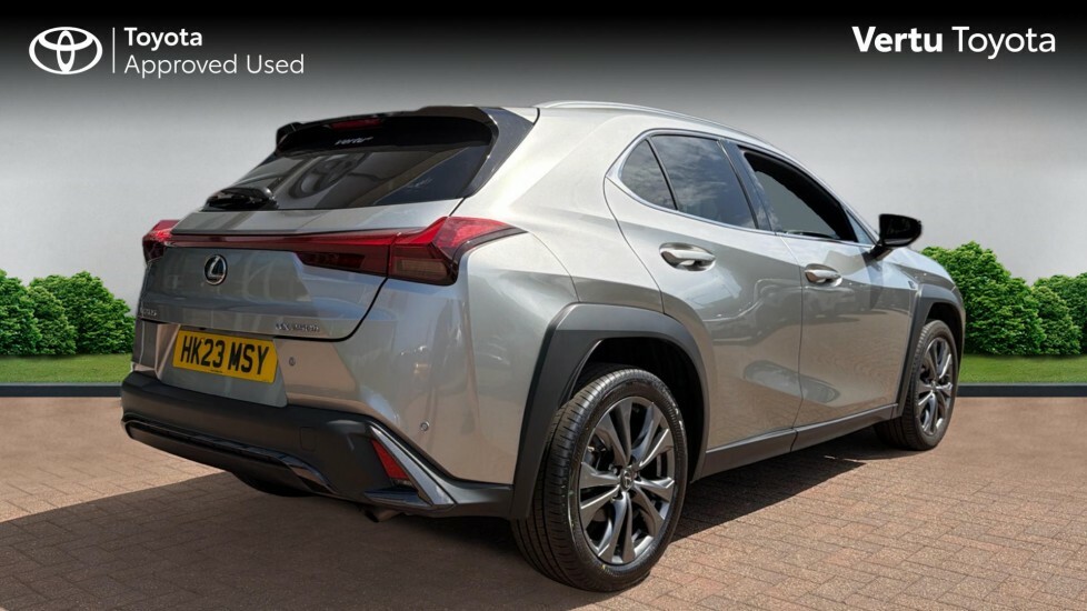 Lexus UX F-sport Design Silver #2