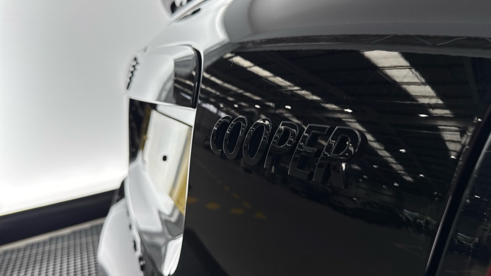 Mini Countryman Cooper Classic White #24