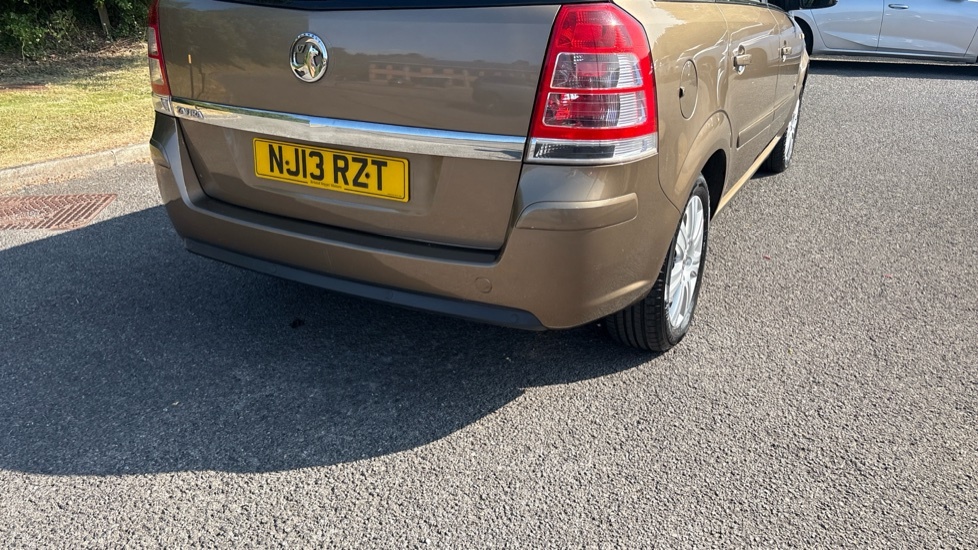 Vauxhall Zafira  White #30