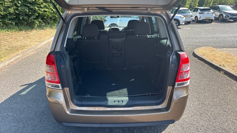 Vauxhall Zafira  White #4