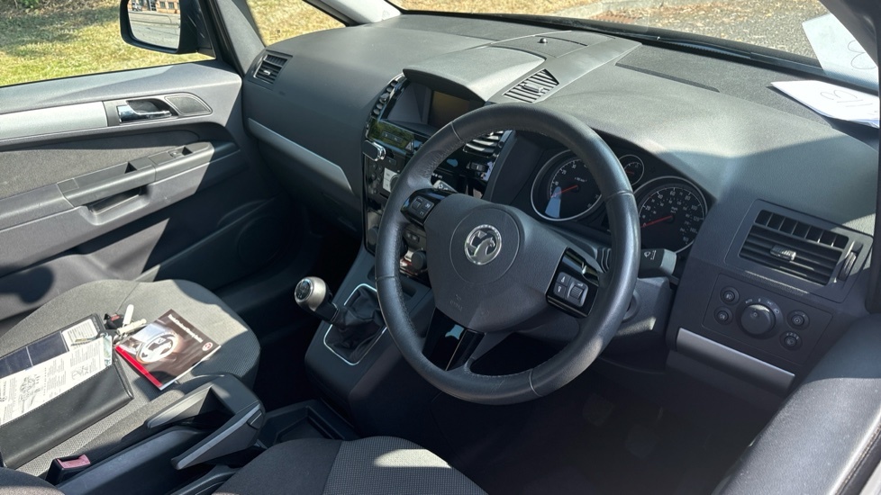 Vauxhall Zafira  White #11