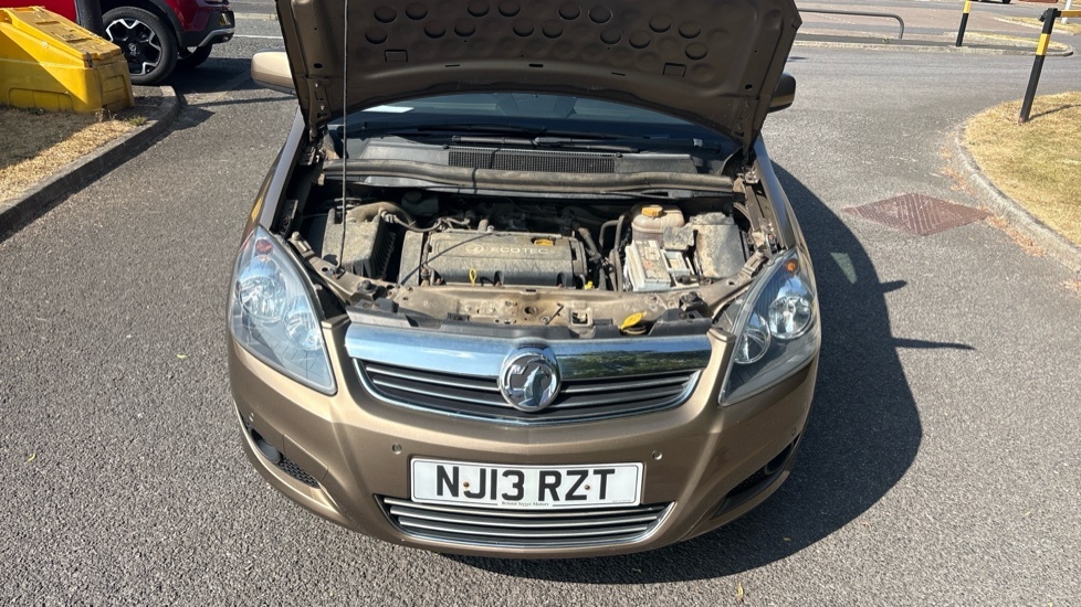 Vauxhall Zafira  White #8