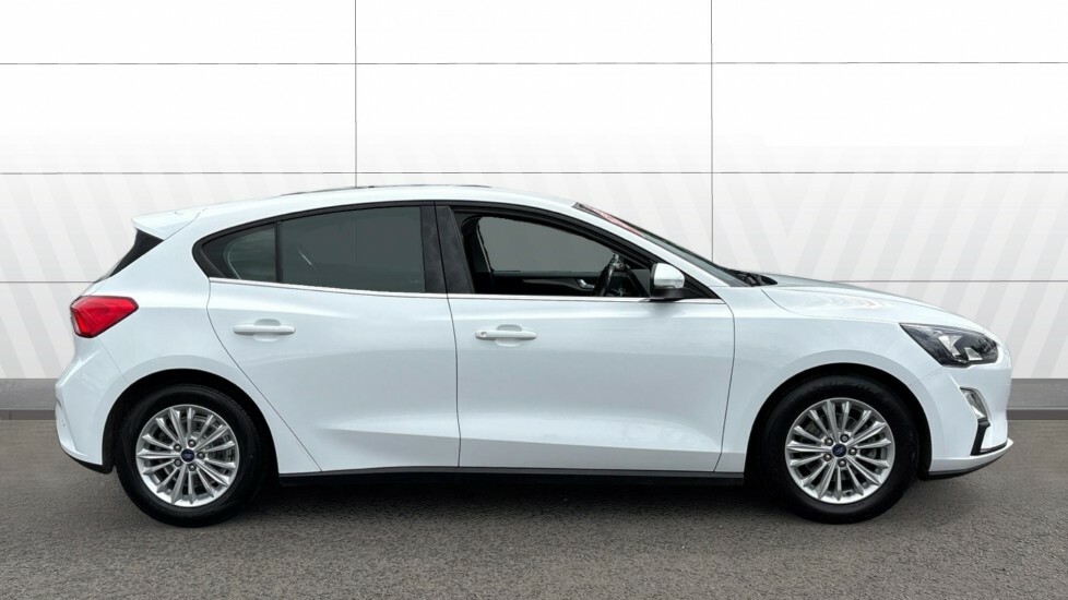 Ford Focus Titanium White #5
