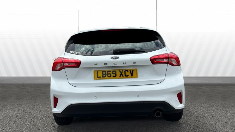 Ford Focus Titanium White #6
