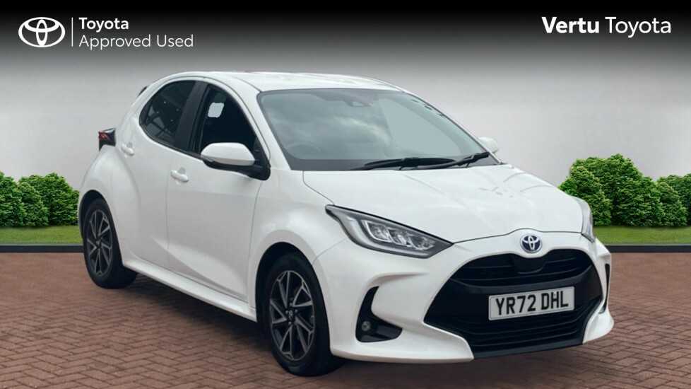 Toyota Yaris Design White