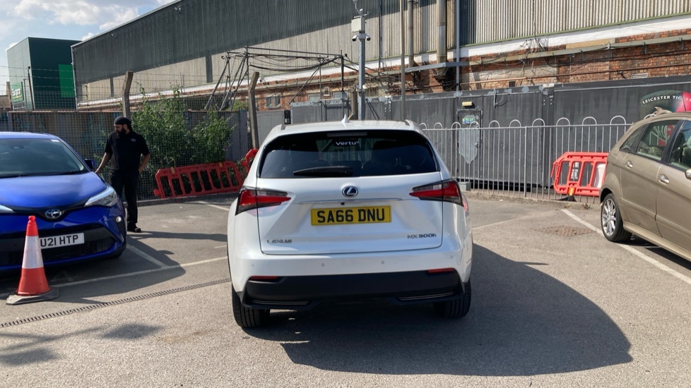 Lexus NX 300H Luxury 153 Silver #26