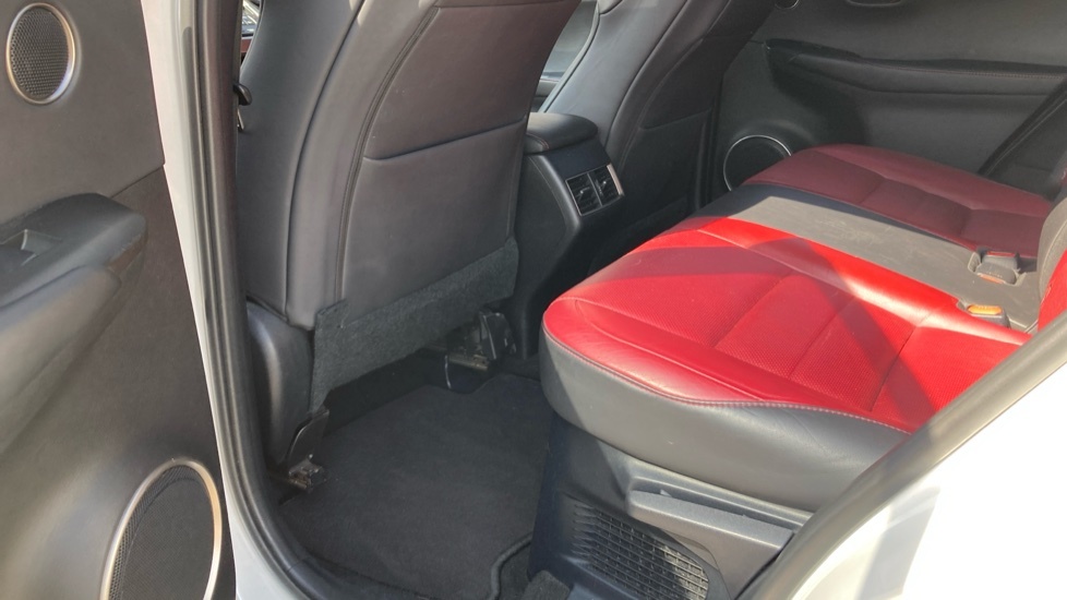 Lexus NX 300H Luxury 153 Silver #15