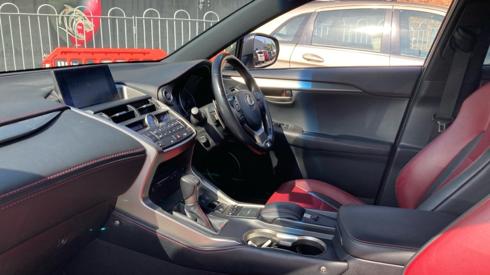 Lexus NX 300H Luxury 153 Silver #5