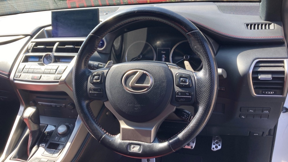 Lexus NX 300H Luxury 153 Silver #10