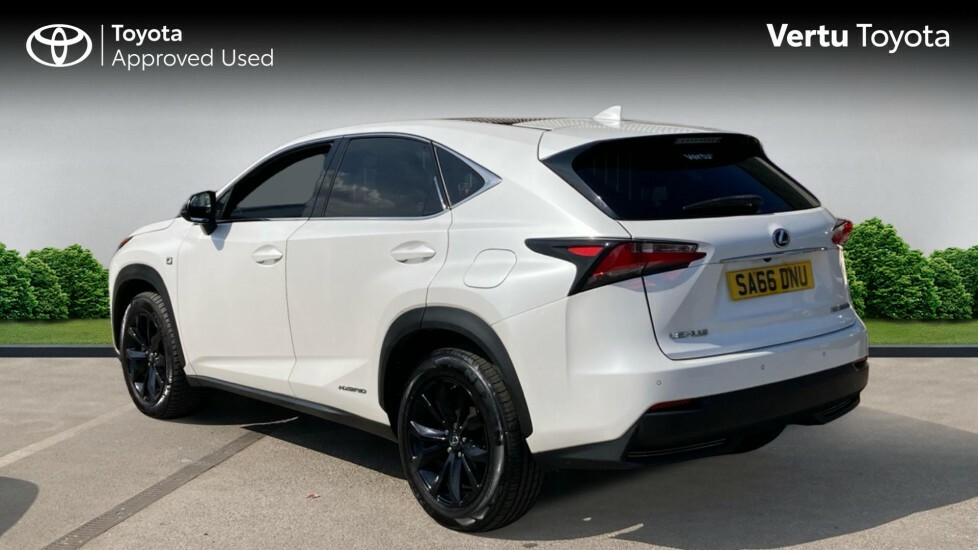 Lexus NX 300H Luxury 153 Silver #4