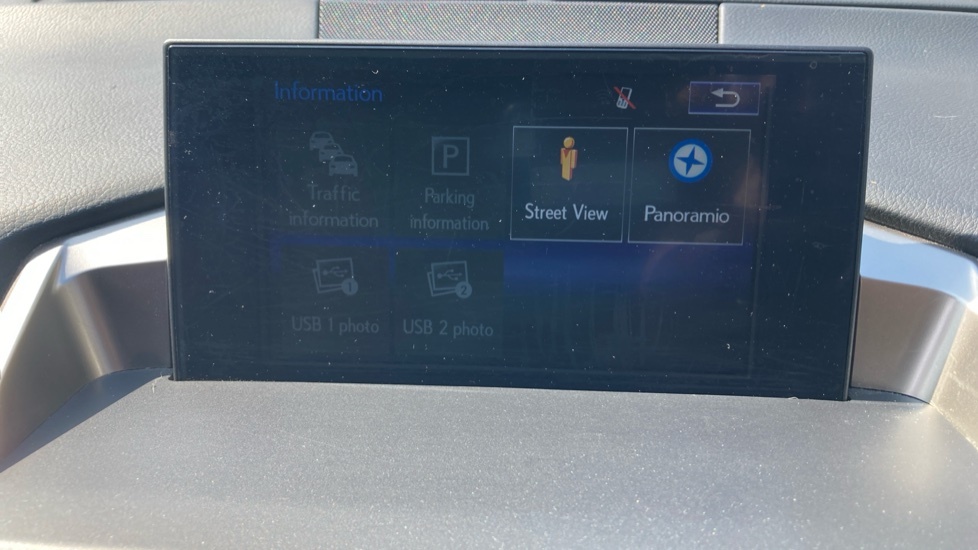 Lexus NX 300H Luxury 153 Silver #44