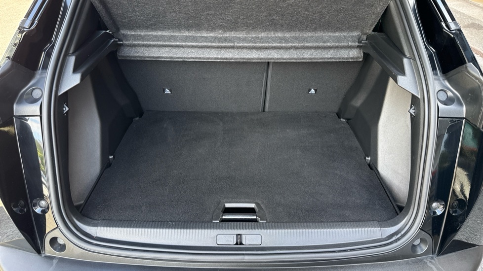 Peugeot 2008 Gt Black #4