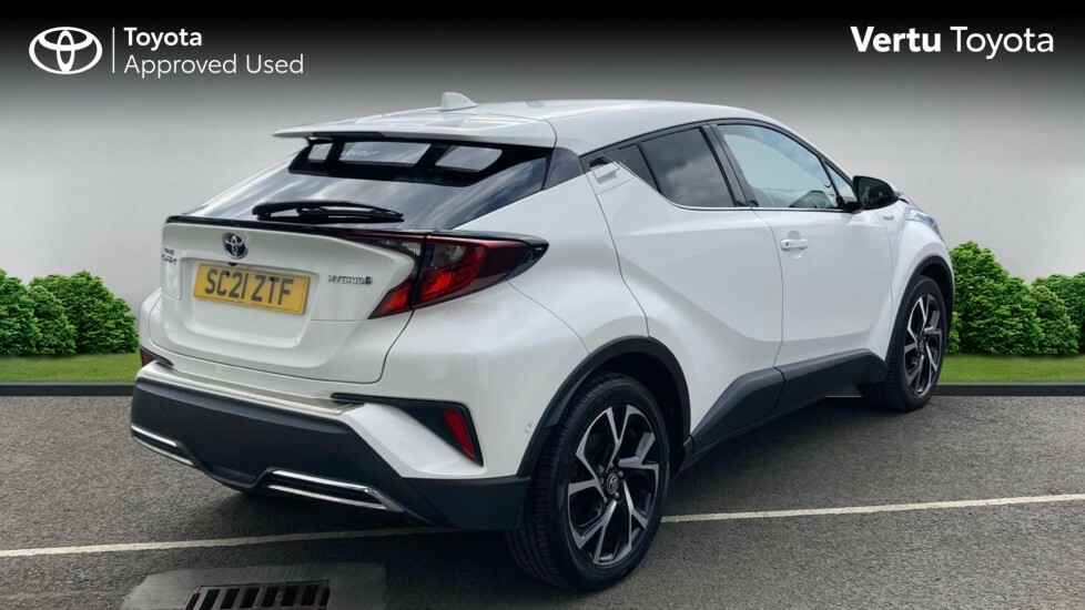 Toyota C-Hr Design White #2