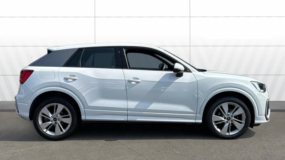 Audi Q2 S Line SH23BPY White #5