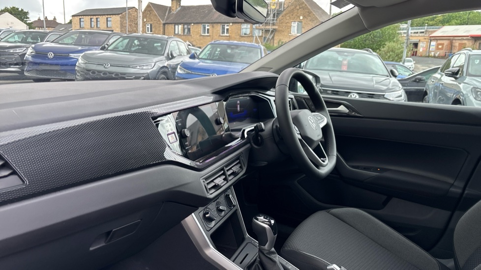 Volkswagen Polo Life YE26OCA Black #2