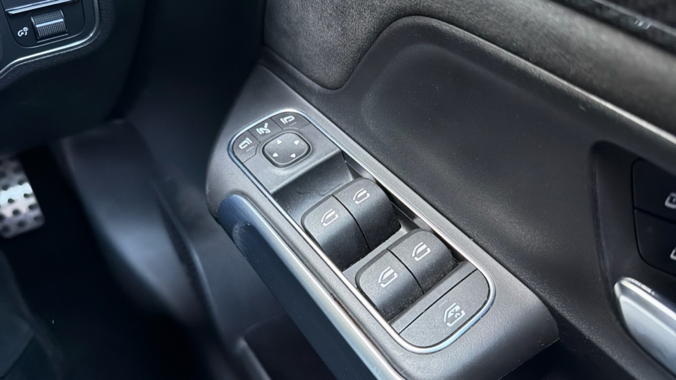 Mercedes-Benz GLB Class Suv Blue #28