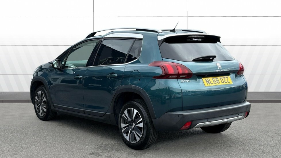 Peugeot 2008 Allure Premium Green #2