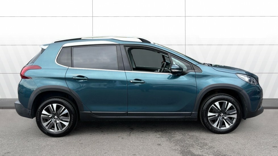 Peugeot 2008 Allure Premium Green #5