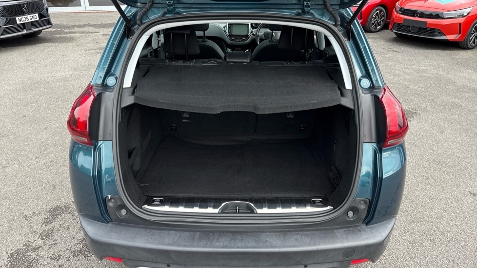 Peugeot 2008 Allure Premium Green #4