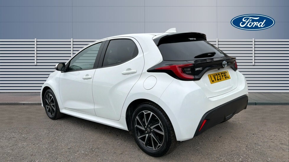 Toyota Yaris Design LV23FBZ White #2