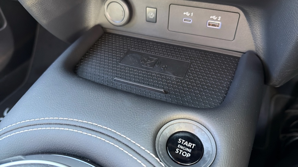 Nissan Juke Hatchback #21