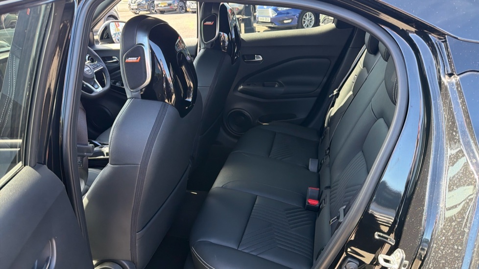Nissan Juke Hatchback #16