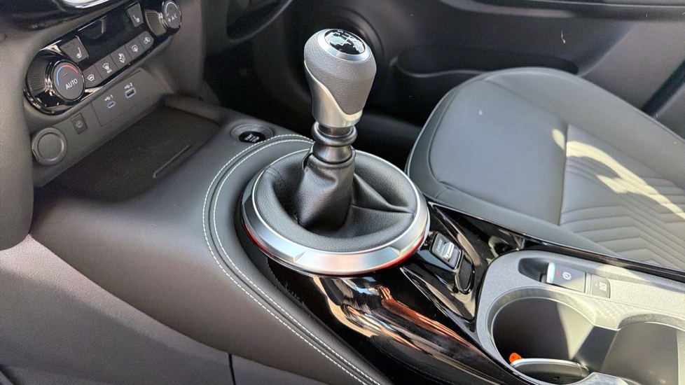Nissan Juke Hatchback #13