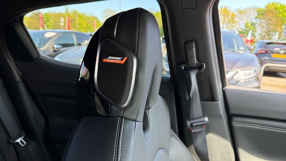 Nissan Juke Hatchback #27