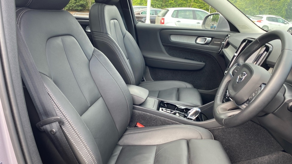 Volvo XC40 2.0 B4p Plus Dark Black #38