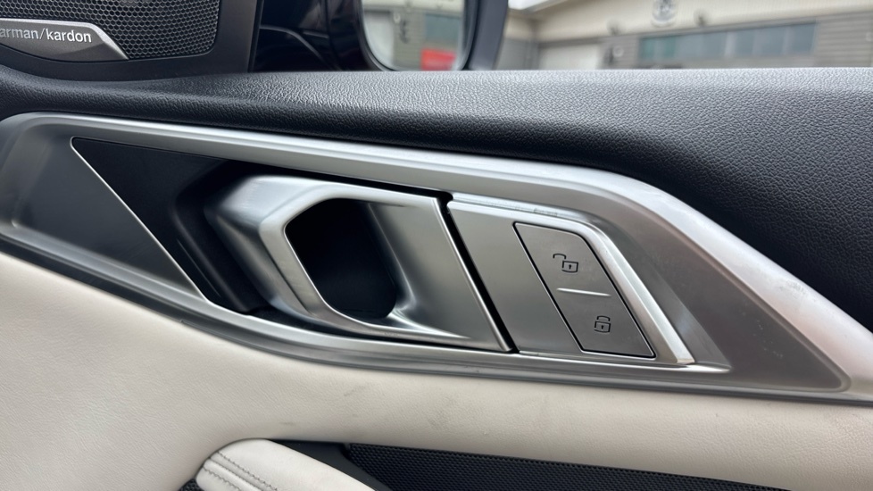 BMW M4 M4 Xdrive Competition M Step M Carbon White #41