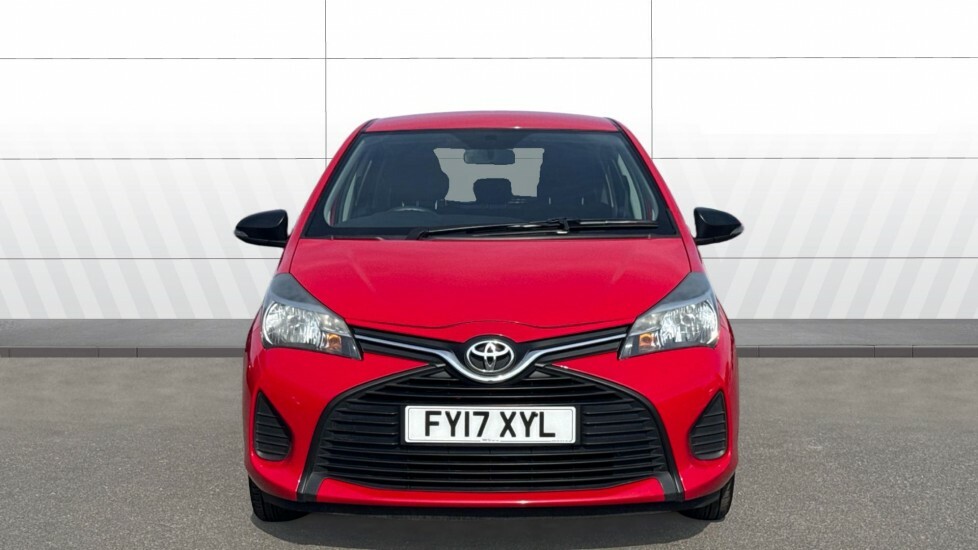 Toyota Yaris Active Red #3