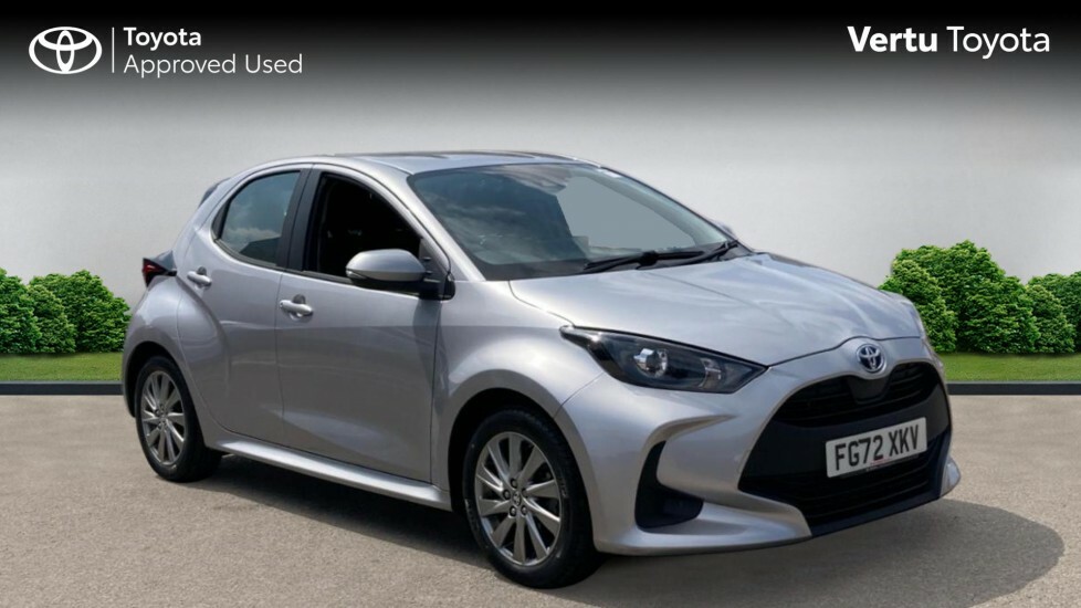 Toyota Yaris Icon Silver